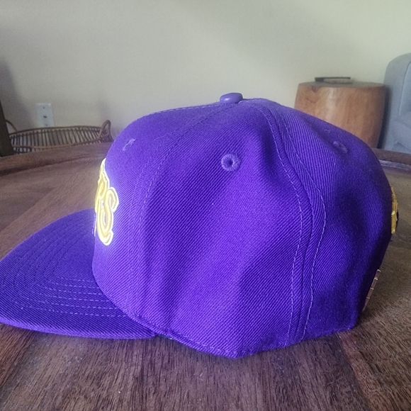 Pro Standard Purple NBA Los Angeles Lakers Wordmark/Logo Snapback Hat Cap - Picture 8 of 14